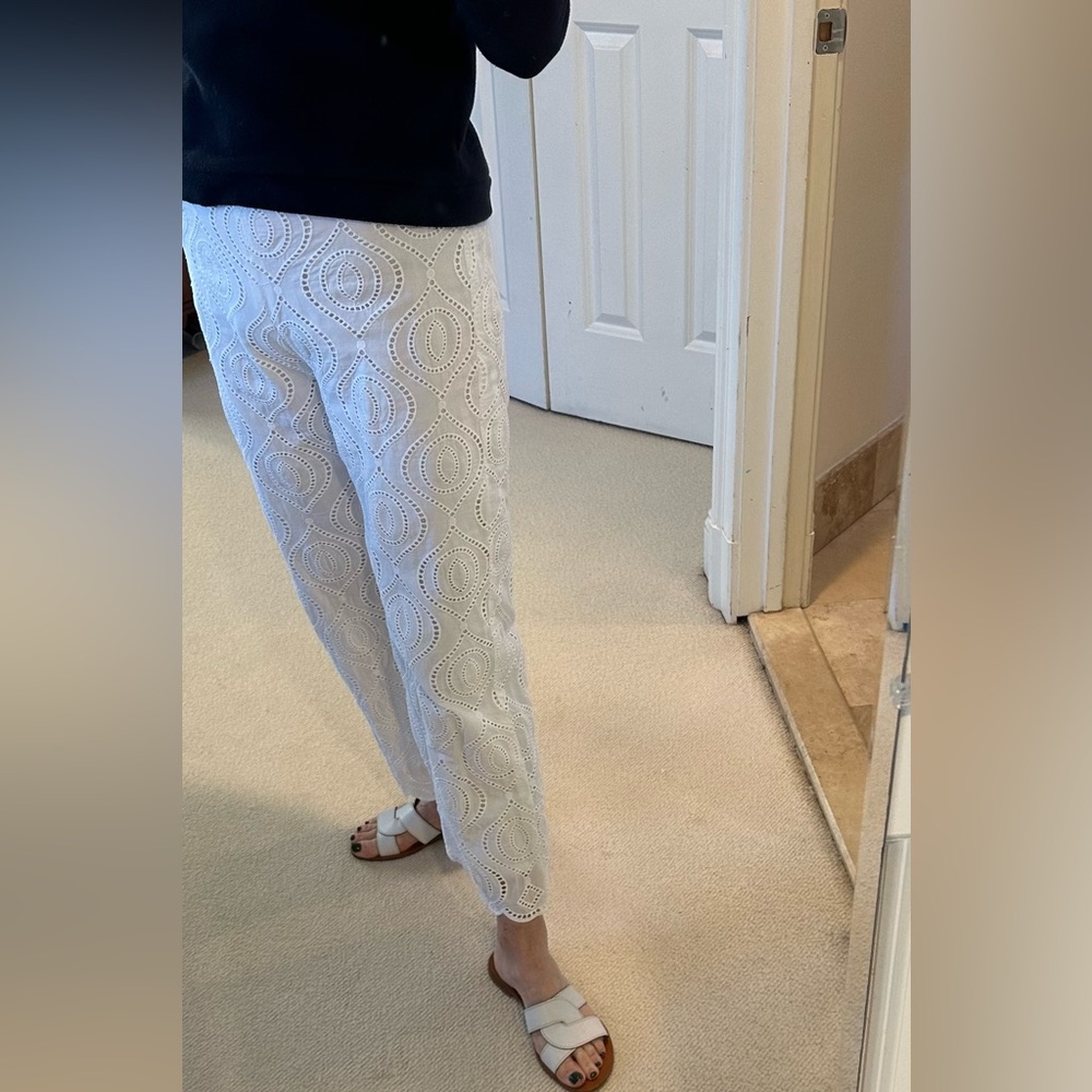 J McLaughlin white eyelet cropped pants